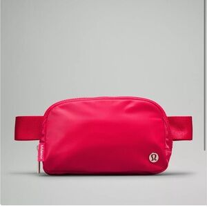 NWT Lululemon belt bag